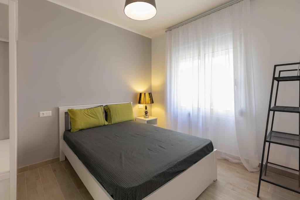 Luxury Cozy Appartment In The City Center Rhodes City Exteriör bild