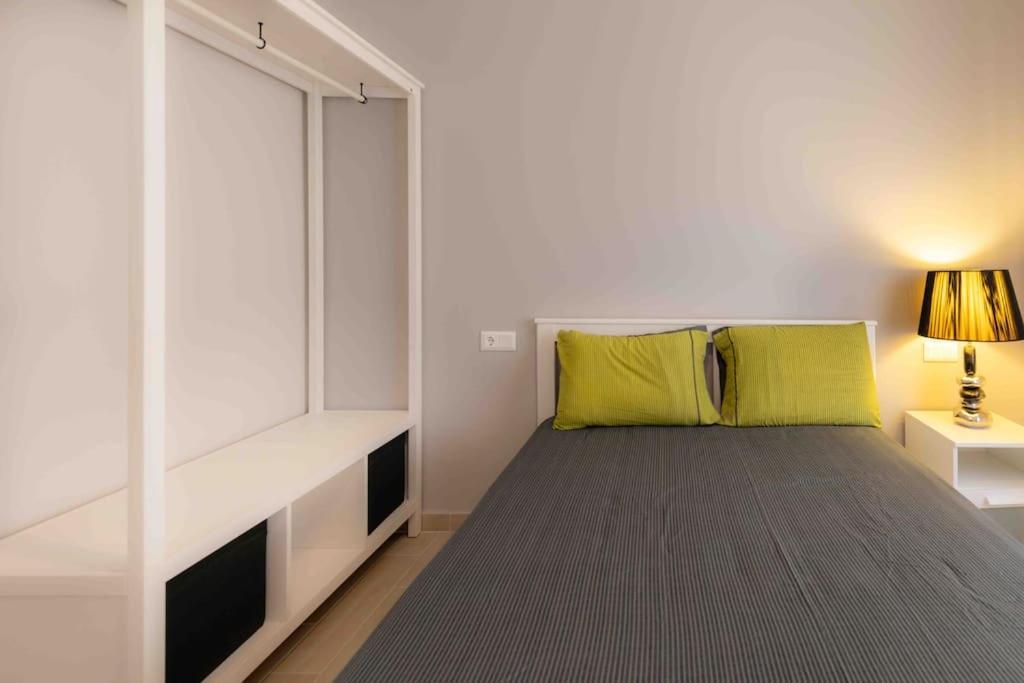 Luxury Cozy Appartment In The City Center Rhodes City Exteriör bild