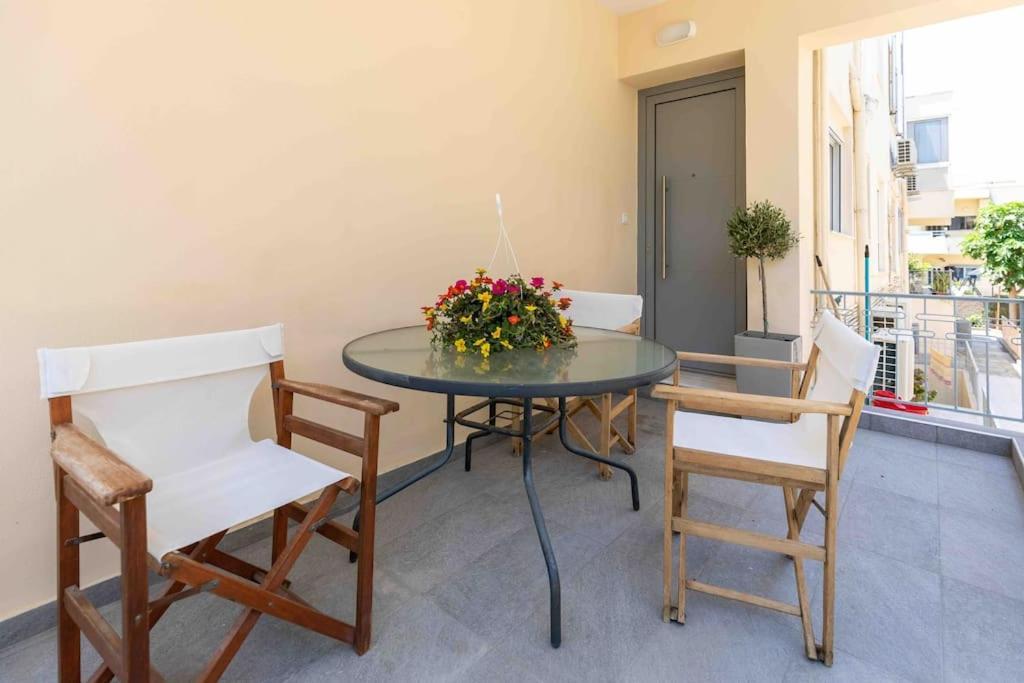 Luxury Cozy Appartment In The City Center Rhodes City Exteriör bild